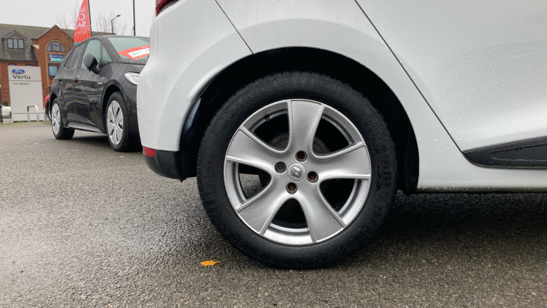 Renault Clio 0.9 TCE 90 Play 5dr Petrol Hatchback